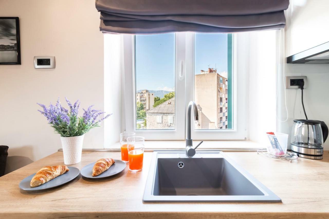 Luxury Apartment Sea View สปลิท ภายนอก รูปภาพ